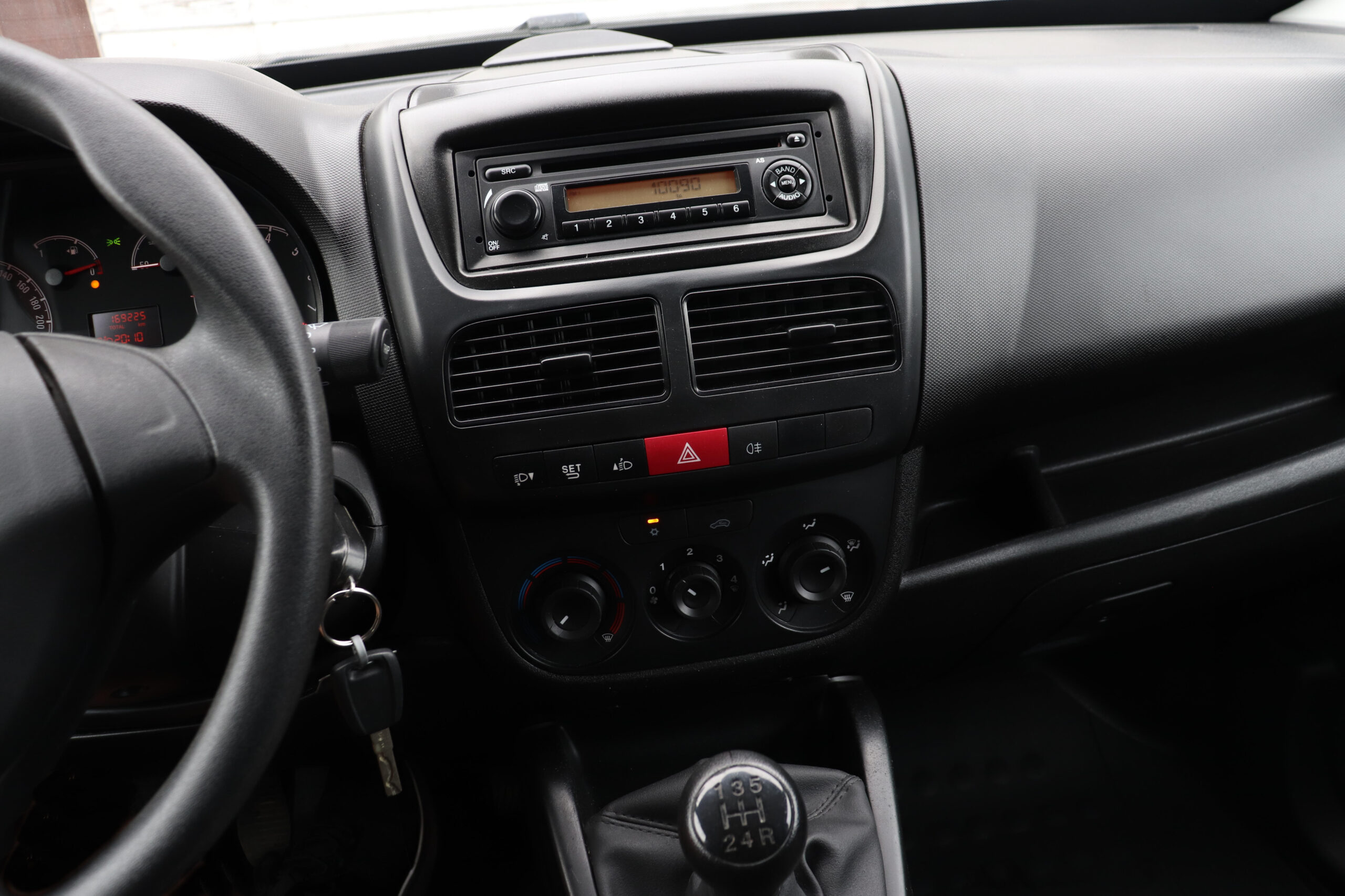 OPEL COMBO 2018.G. - Image 10