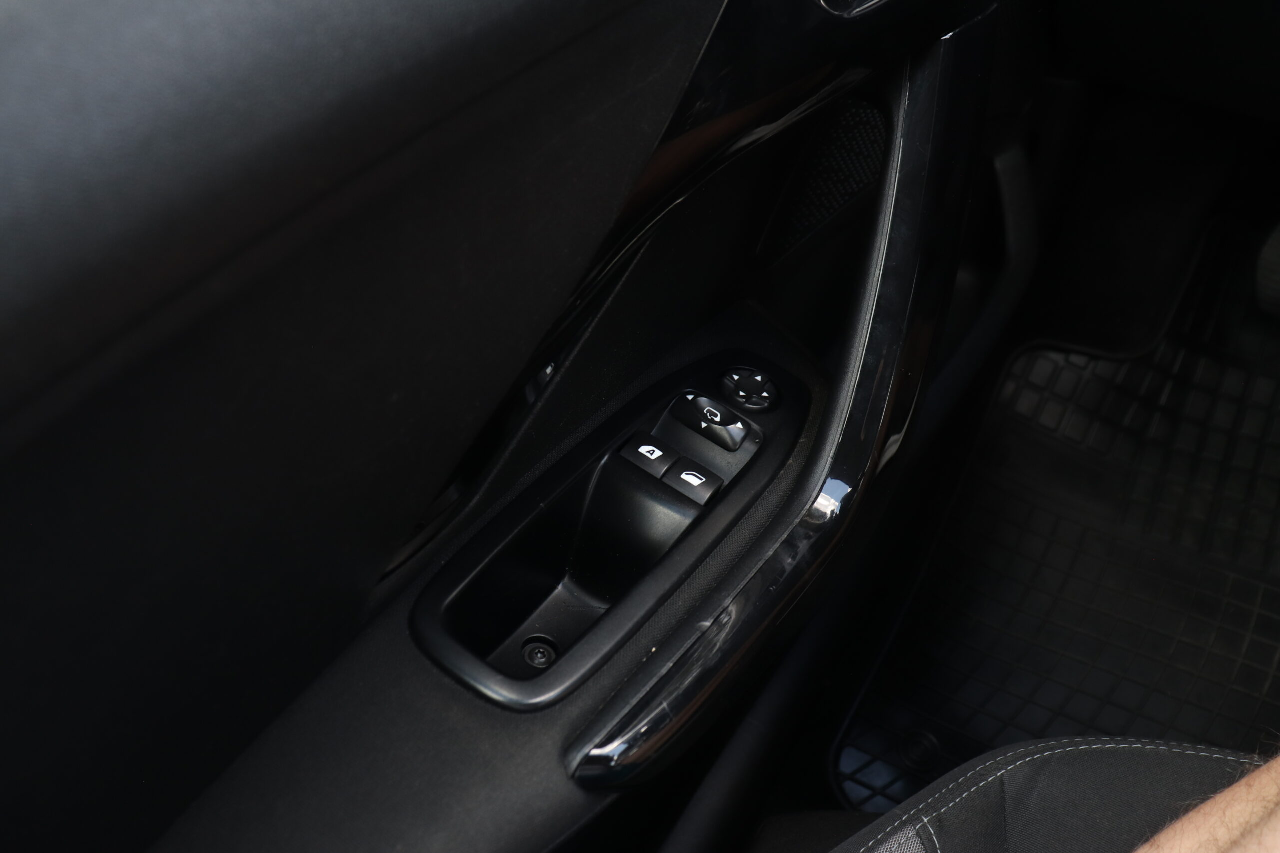 PEUGEOT 208 2013.G. - Image 11
