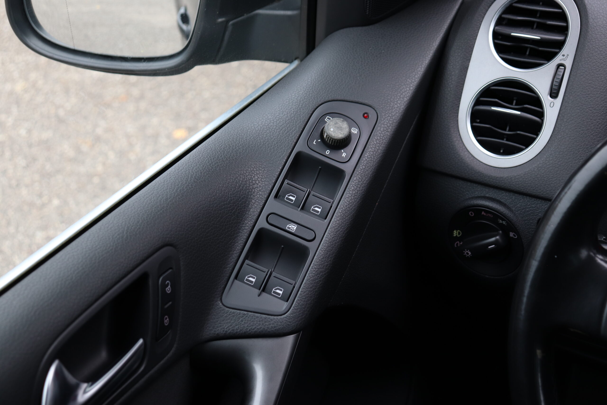 VW TIGUAN 2009.G. - Image 14