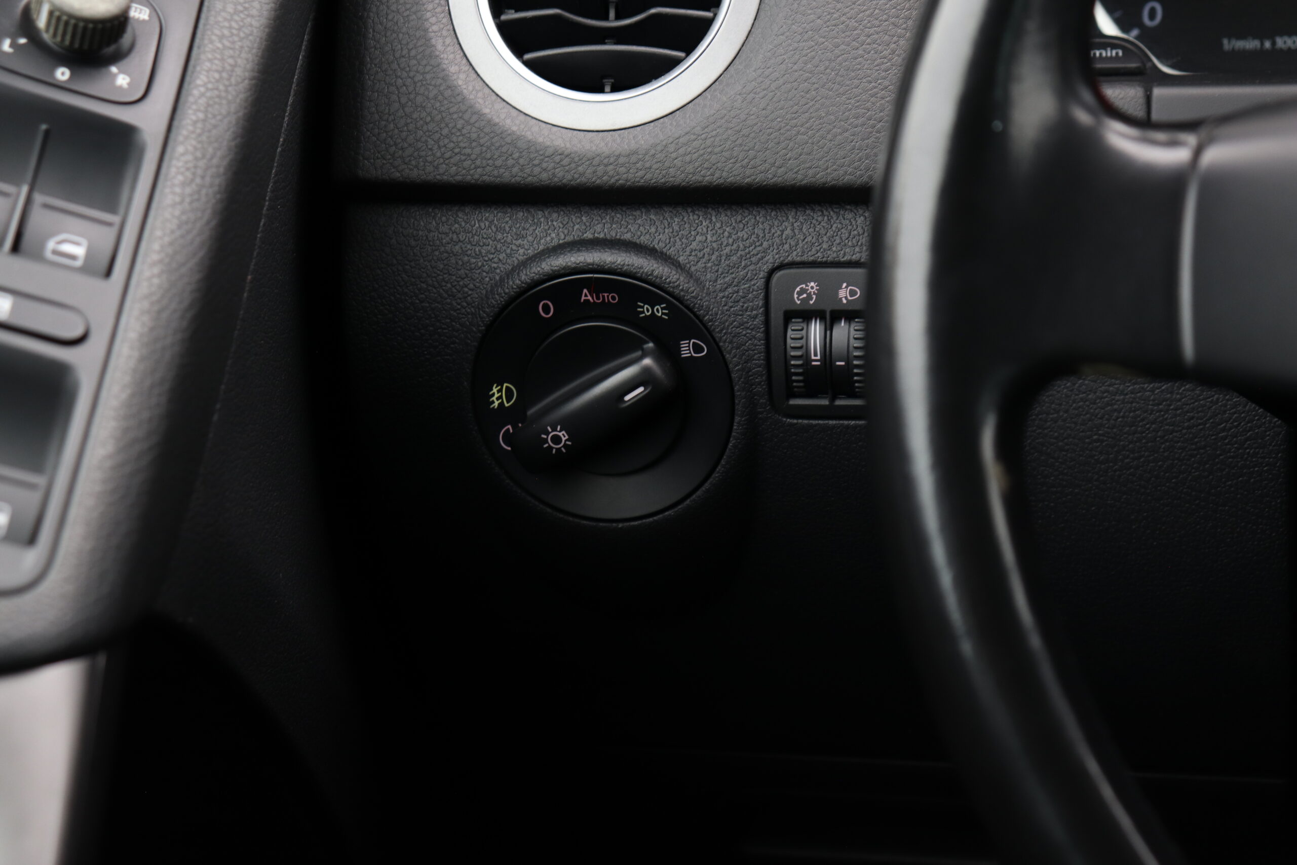 VW TIGUAN 2009.G. - Image 15